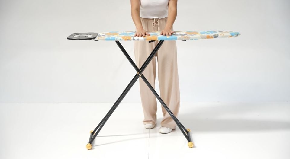 Perilla Lamess Ütü Masası